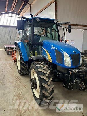 New Holland T5040 トラクター