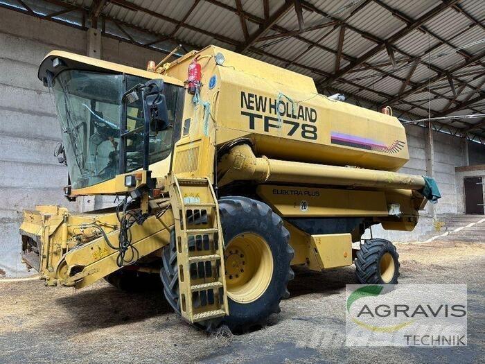 New Holland TF 78 コンバイン
