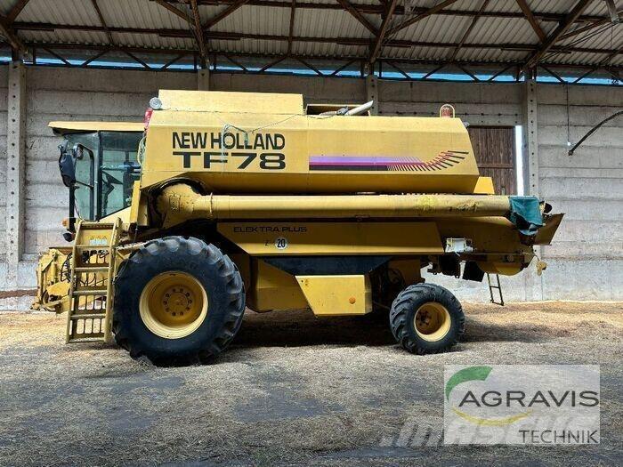 New Holland TF 78 コンバイン