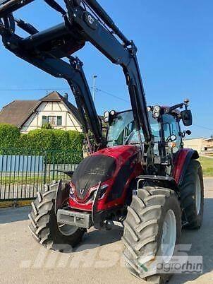 Valtra A115 H4 トラクター