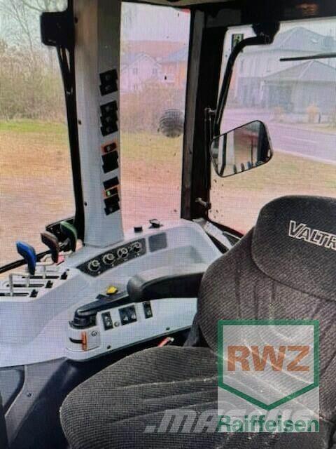 Valtra A85 トラクター