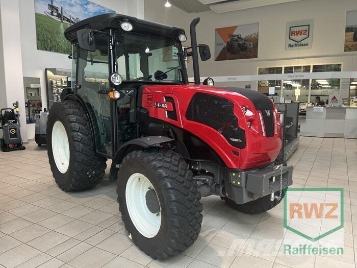Valtra F105S 2D3 トラクター