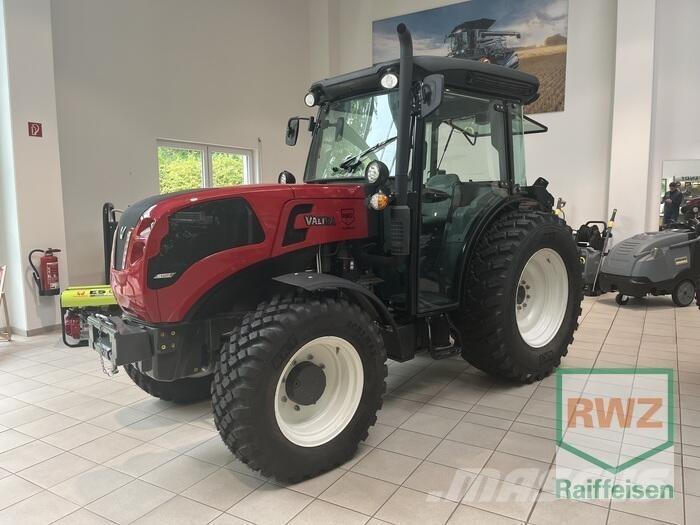 Valtra F105S 2D3 トラクター
