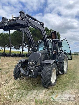 Valtra N134 ACTIVE トラクター