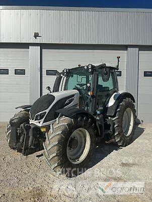 Valtra N134 H5 トラクター