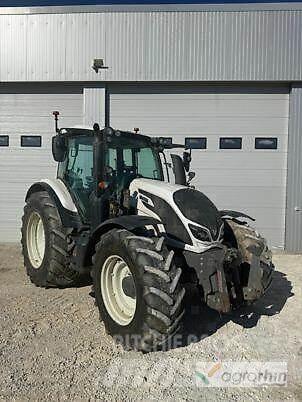 Valtra N134 H5 トラクター