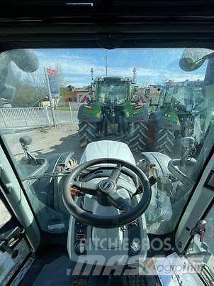 Valtra N134 H5 トラクター