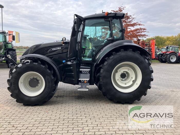 Valtra T 235 D トラクター
