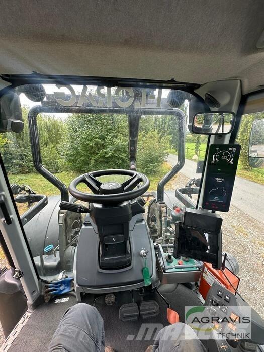 Valtra T 235 D 2A1 トラクター
