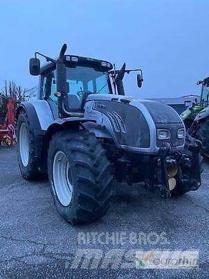 Valtra T172 HITECH トラクター