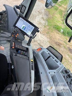 Valtra T234 VERSU トラクター