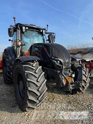 Valtra T235 Diect トラクター