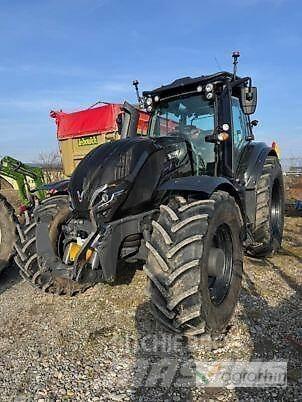 Valtra T235 Diect トラクター