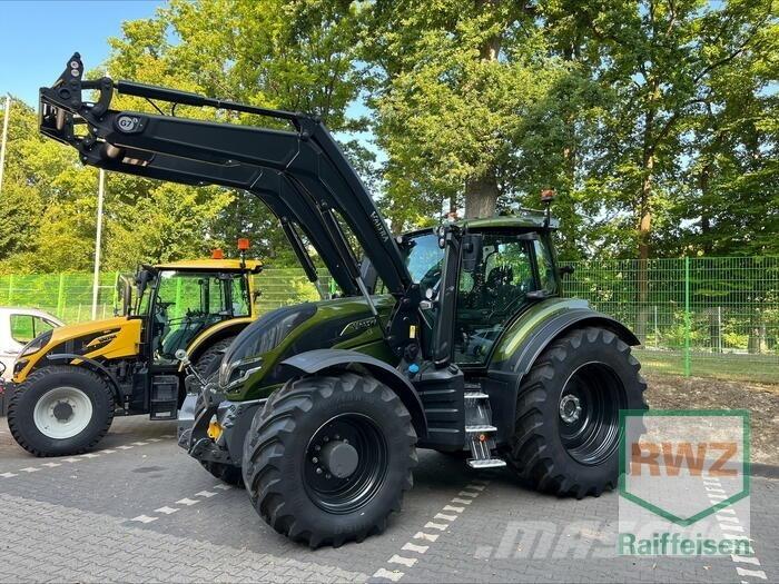 Valtra T255Versu トラクター