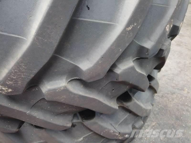 BKT 540 / 65 R30 タイヤ、ホイル、リム