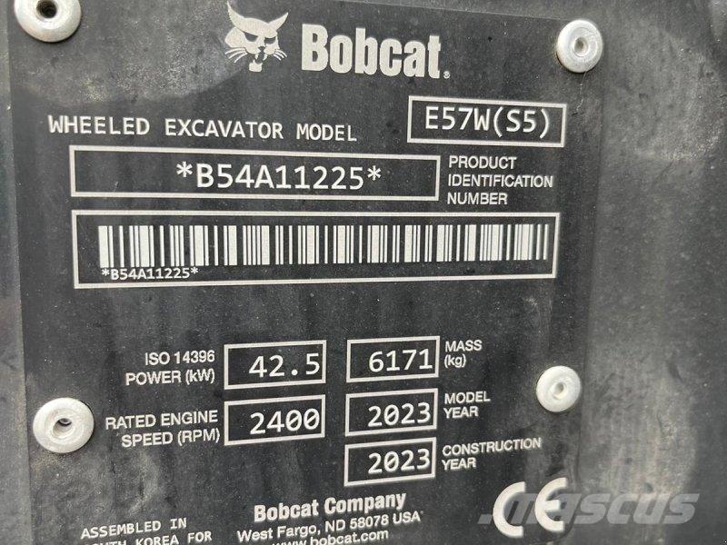 Bobcat E57W ホイール式油圧ショベル（パワーショベル・ユンボ・バックホー）