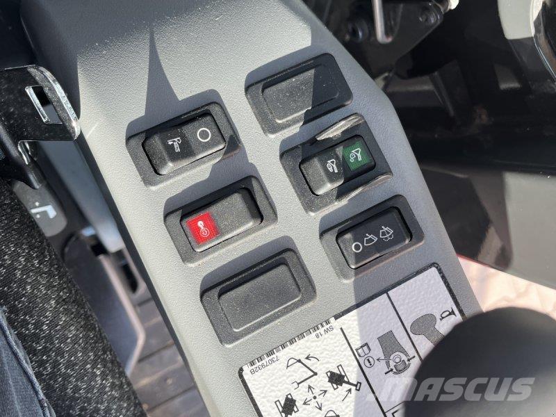 Bobcat E88 ホイール式油圧ショベル（パワーショベル・ユンボ・バックホー）