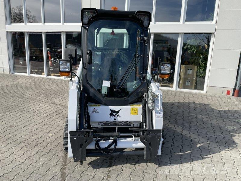Bobcat T450 E スキッドステアローダー