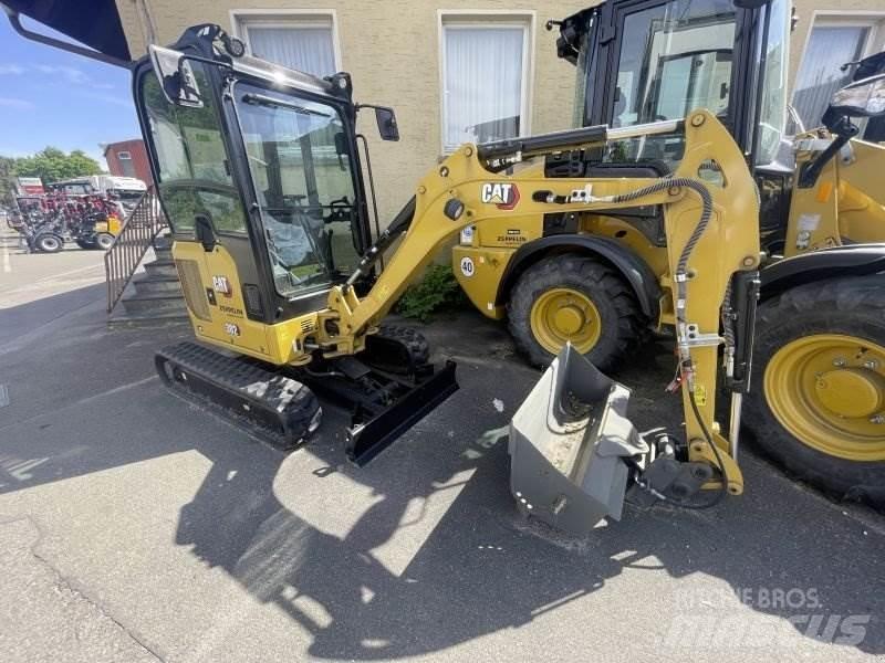 CAT 302CR-05A ミニ油圧ショベル 7t以下（ミニユンボ・ミニディガー）