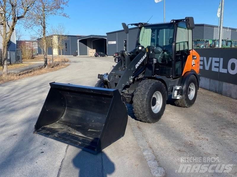 Doosan DL 80-7 ホイールローダー・タイヤショベル