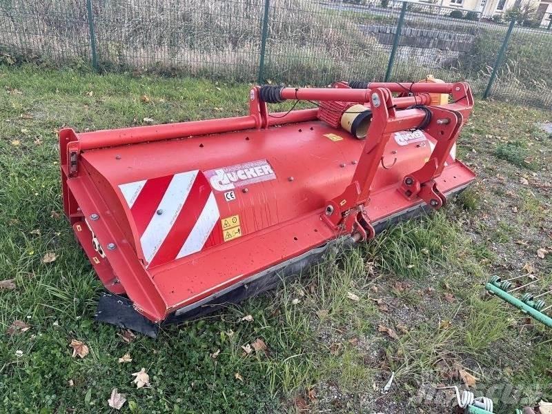 Dücker UM 30 コンポストターナー