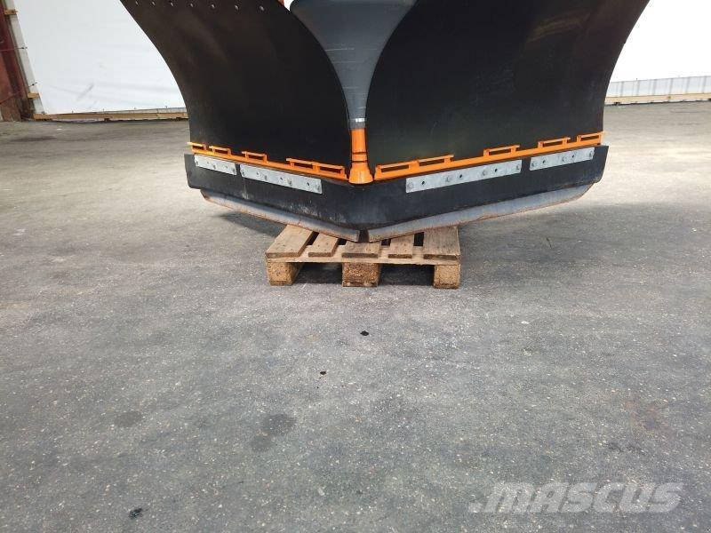  GEBR. URN 28 スノーブレードとプラウ