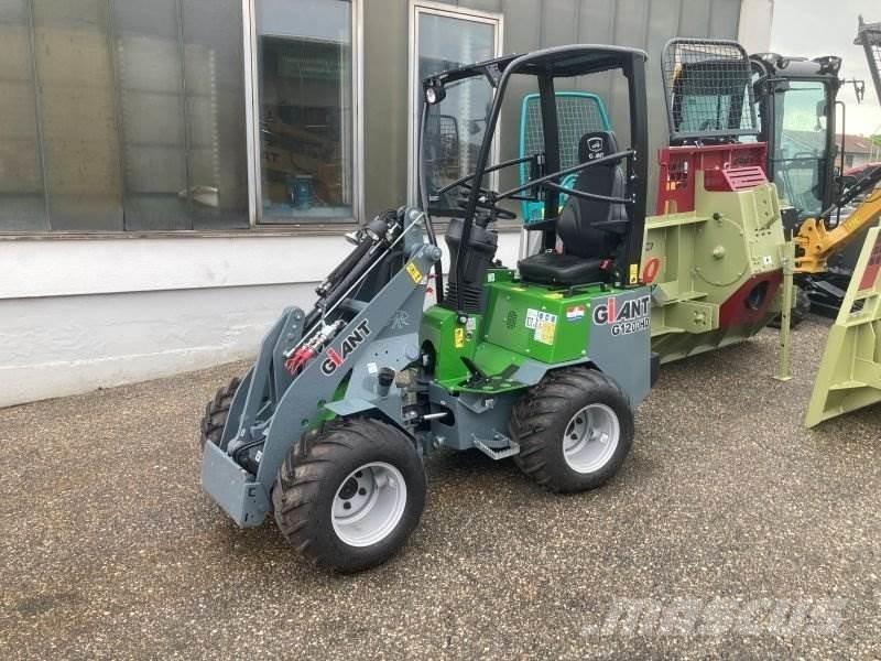 GiANT G 1200 スキッドステアローダー