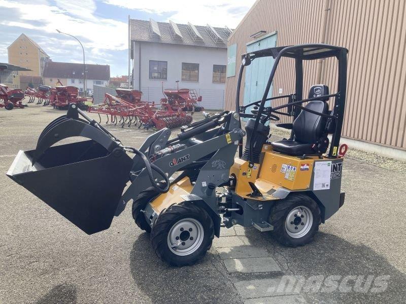 GiANT G 1200 スキッドステアローダー