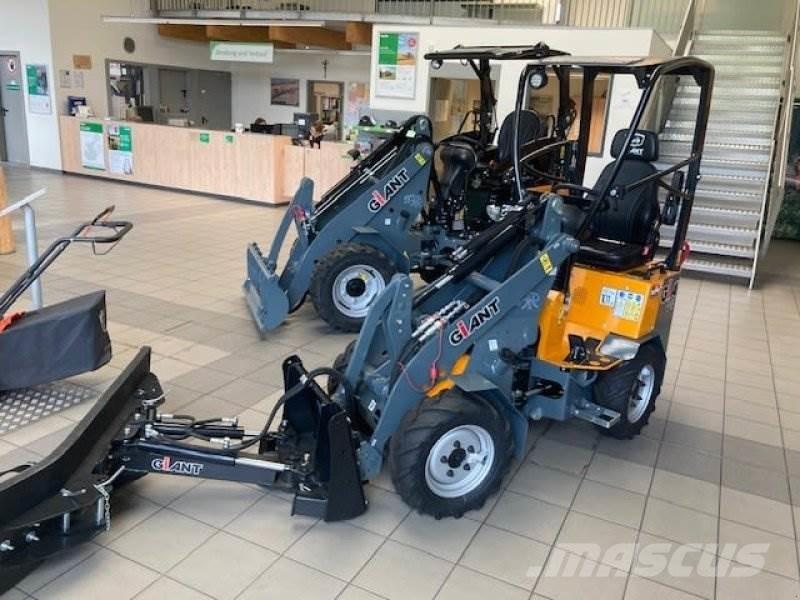 GiANT G1200 スキッドステアローダー
