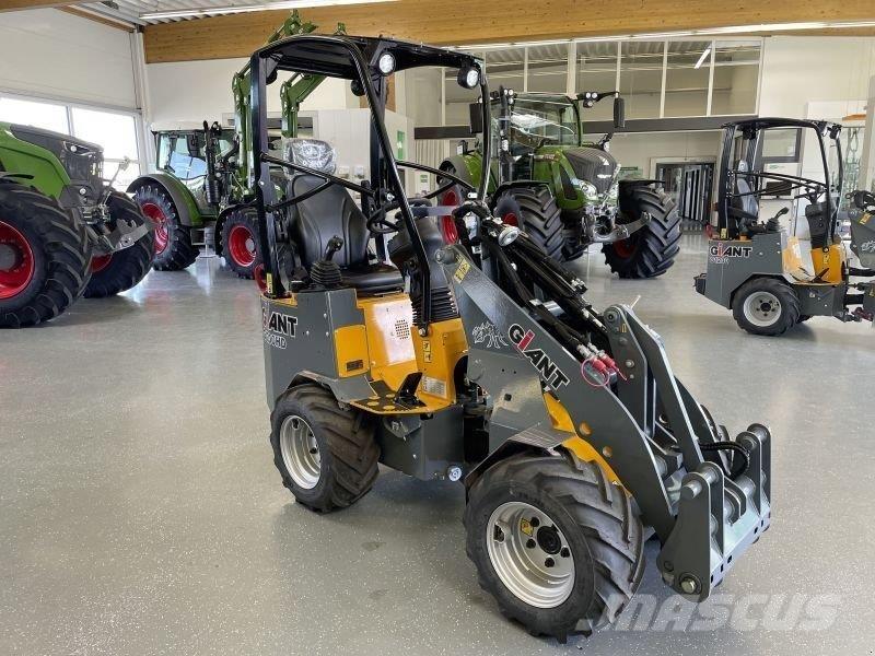 GiANT G1200 HD スキッドステアローダー