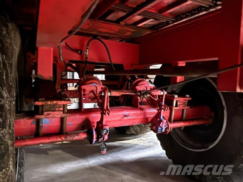 Hawe SLW 40 T ウッドチップ運搬用トレーラー