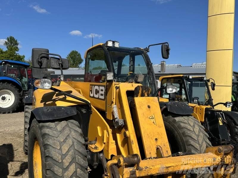 JCB 542-70 テレスコーピックハンドラー