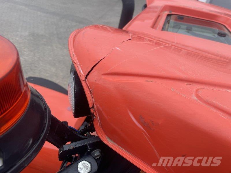 Kubota M 7153 トラクター