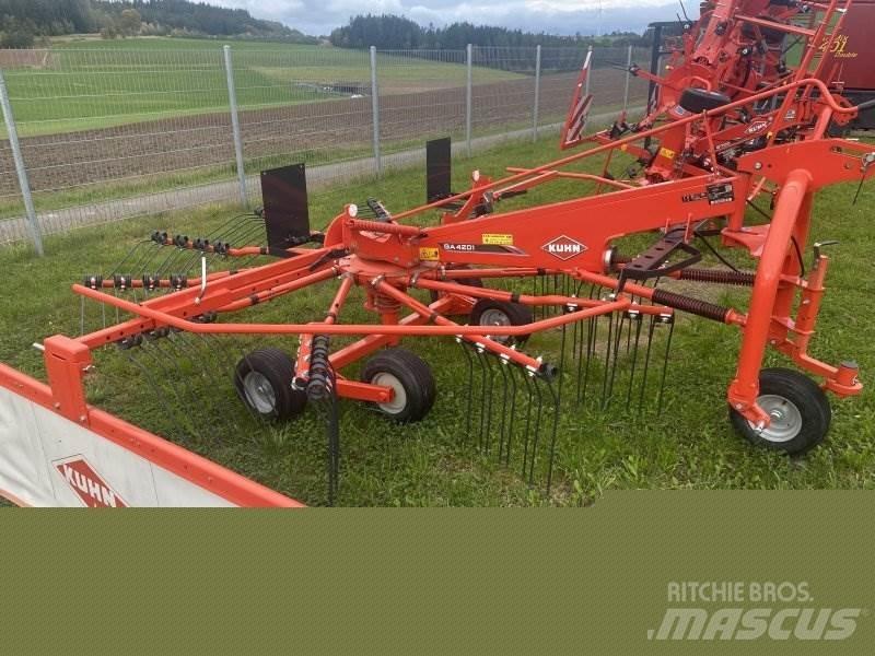 Kuhn GA 4201 ウィンドローア/レーキ
