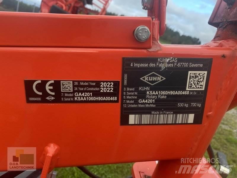 Kuhn GA 4201 ウィンドローア/レーキ