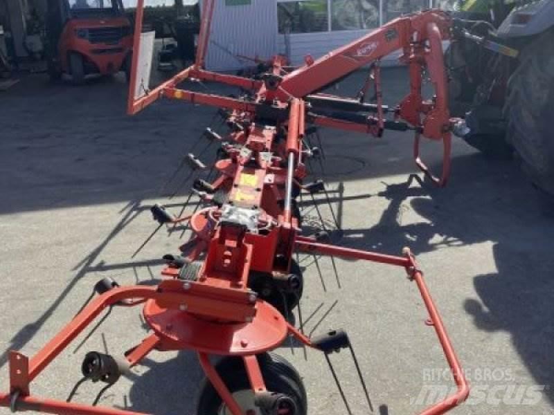 Kuhn GF 7702 テッダー・テッダーレーキ