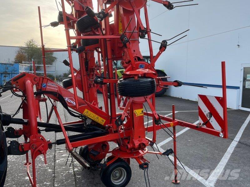 Kuhn GF 8702 テッダー・テッダーレーキ