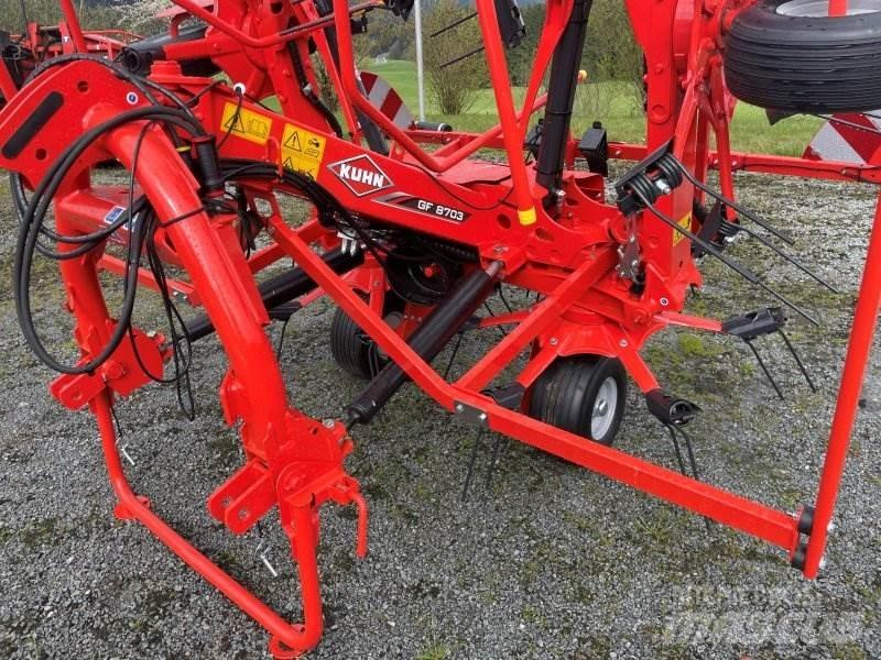 Kuhn GF 8703 テッダー・テッダーレーキ