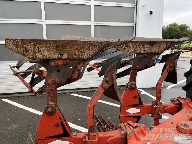 Kuhn HV 575 コンベンショナルプラウ