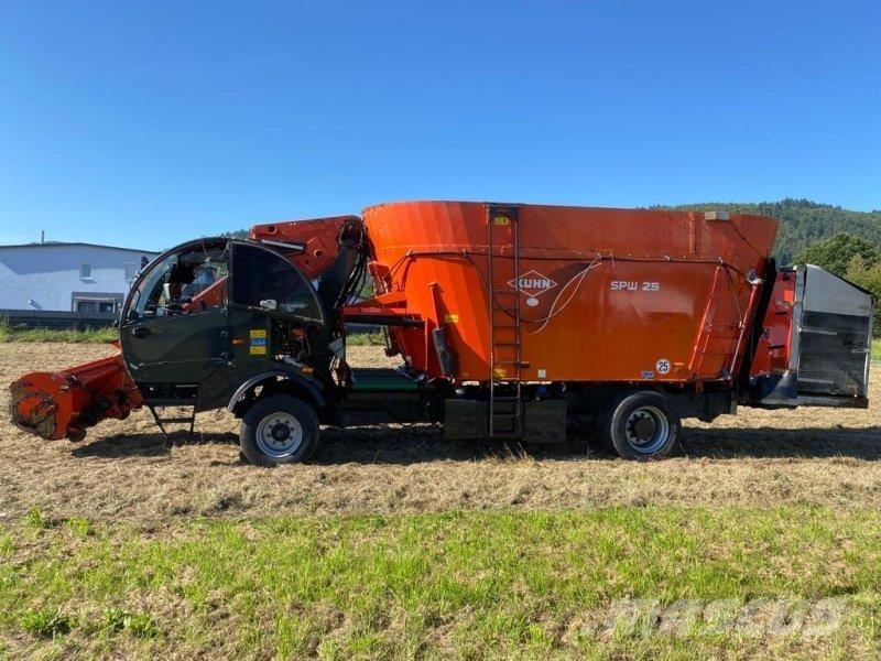Kuhn SPW 25 ミキサーフィーダー