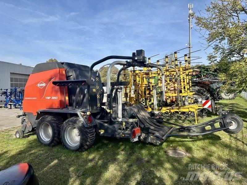 Kuhn VBP 2160 ラッピングマシーン