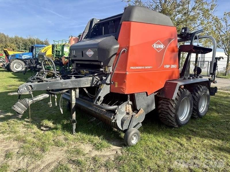 Kuhn VBP 2160 ラッピングマシーン