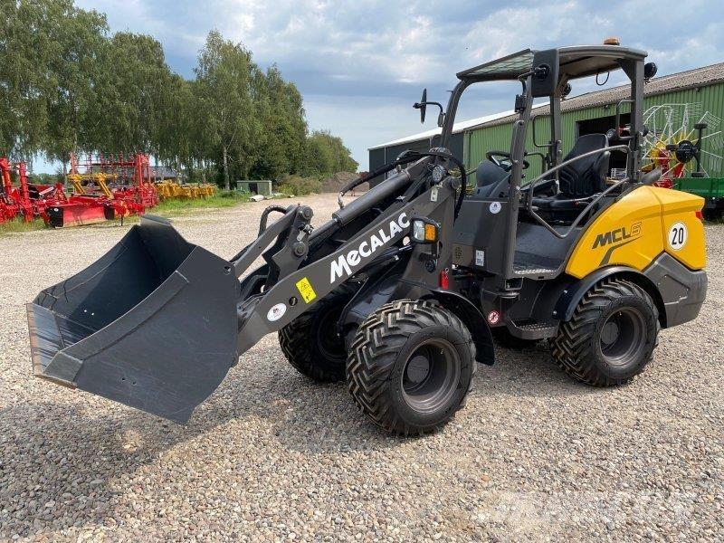 Mecalac MCL 6 フロントローダーとディガー