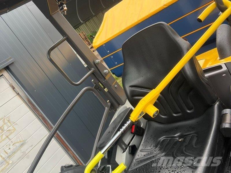 Mecalac MCL 6 フロントローダーとディガー