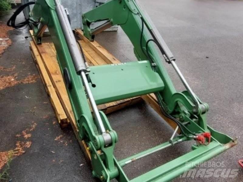 Stoll FZ 30 フロントローダーとディガー