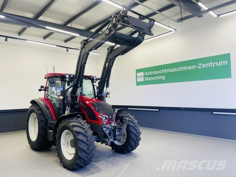 Valtra G135A トラクター