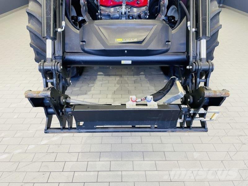 Valtra G135A トラクター