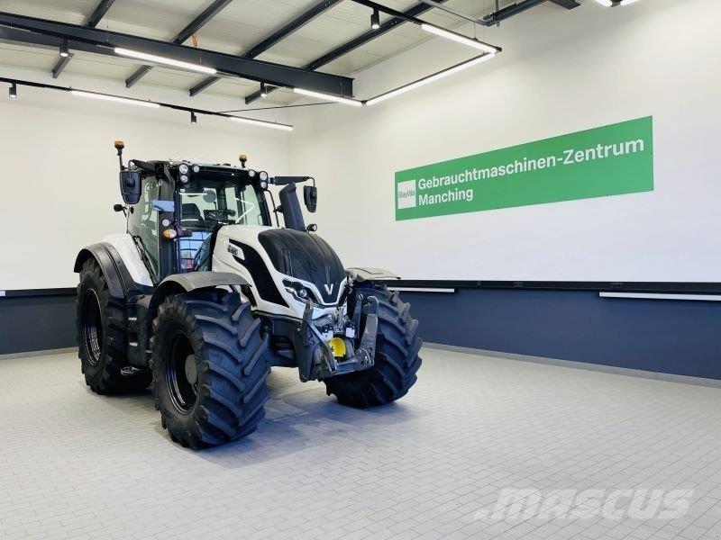 Valtra T215D トラクター