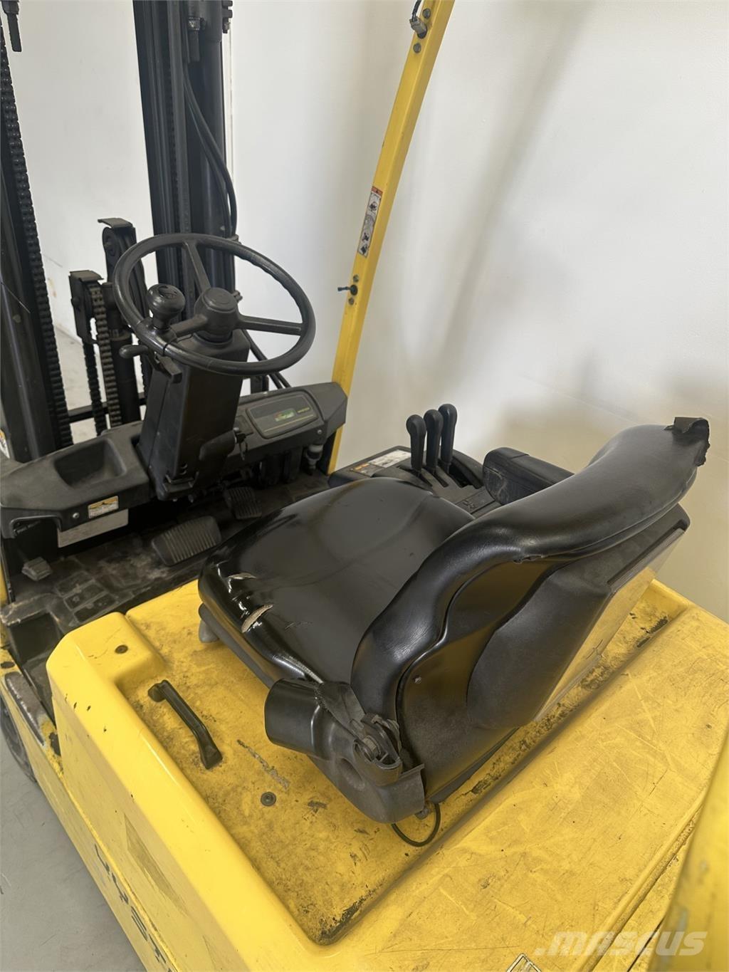 Hyster J1.8XMT バッテリーフォークリフト