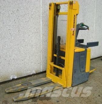 Jungheinrich ERC 214 自走式スタッカー